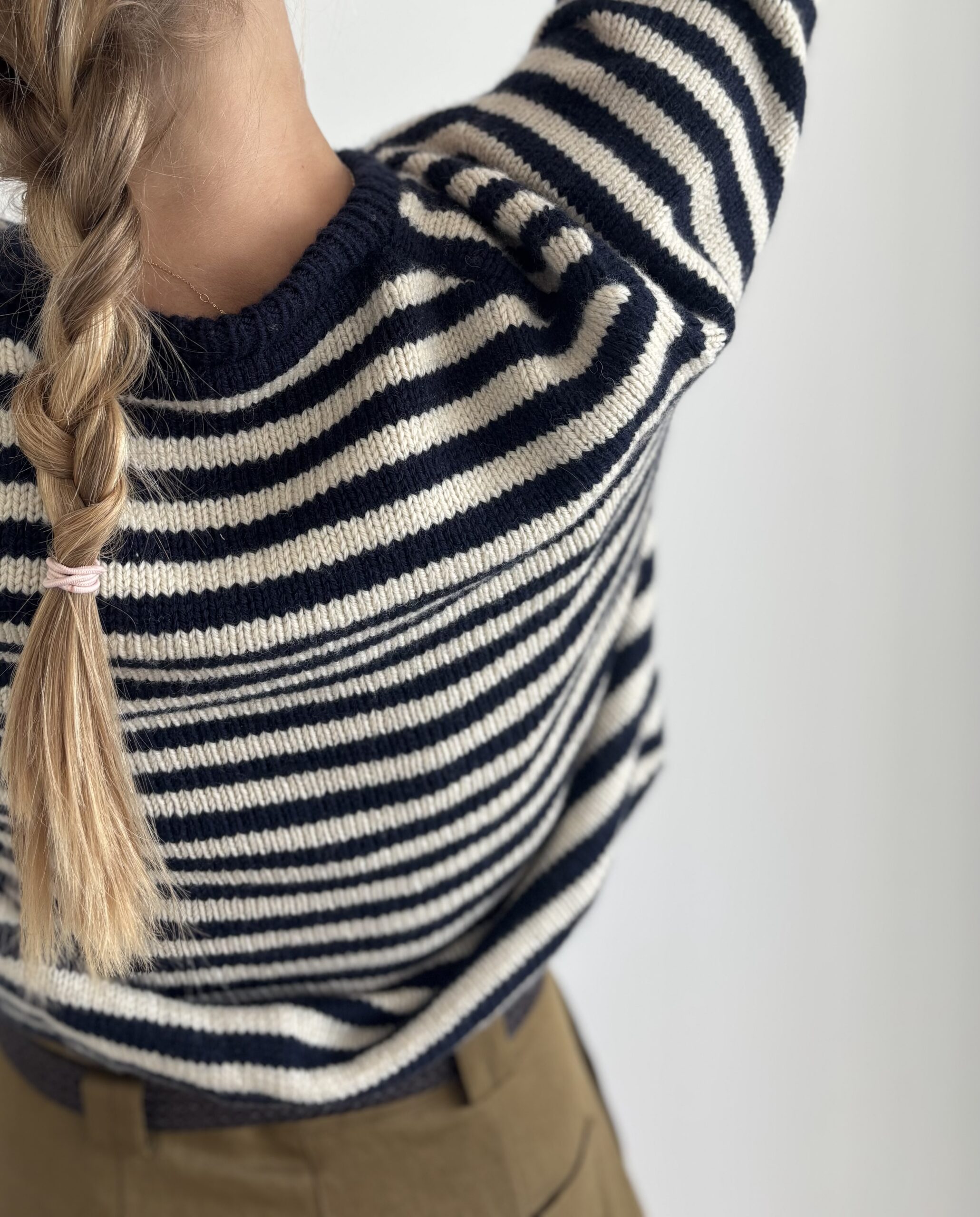 Clovelly Sweater - Image 4