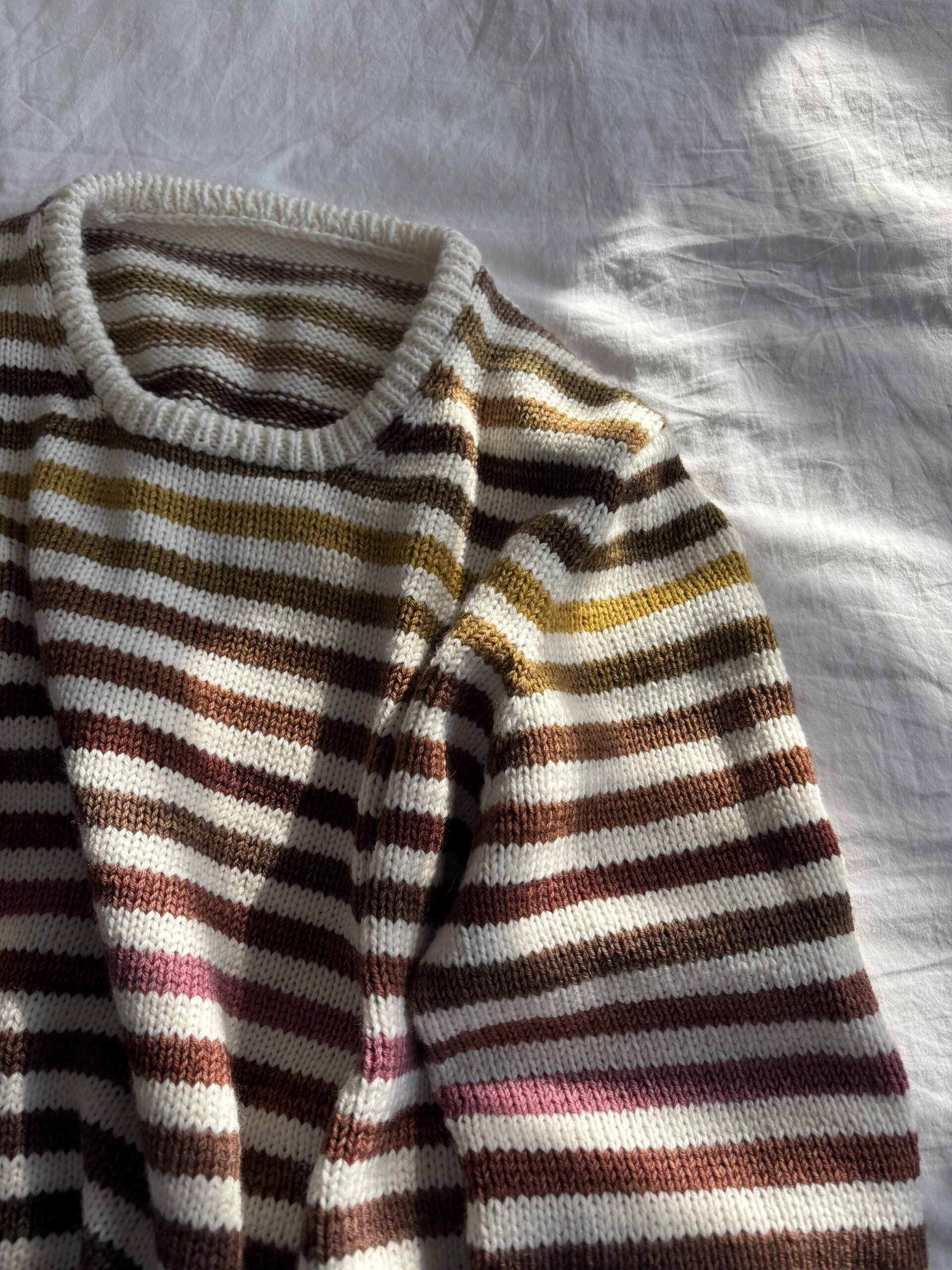 Clovelly Sweater - Image 13